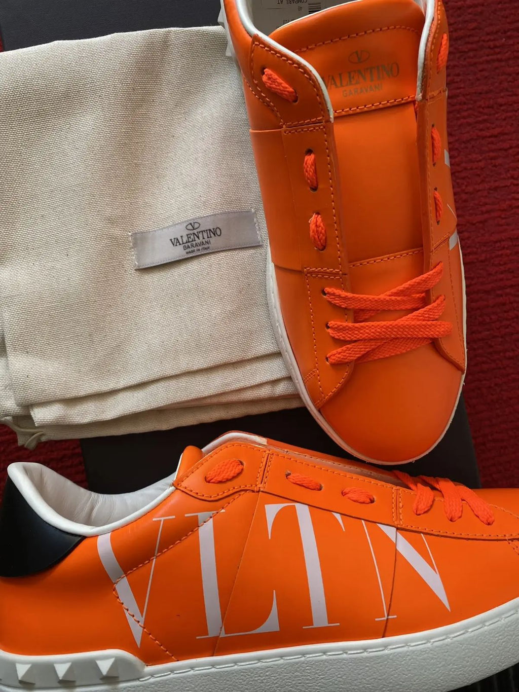 Valentino Garavani VLNT Naranja