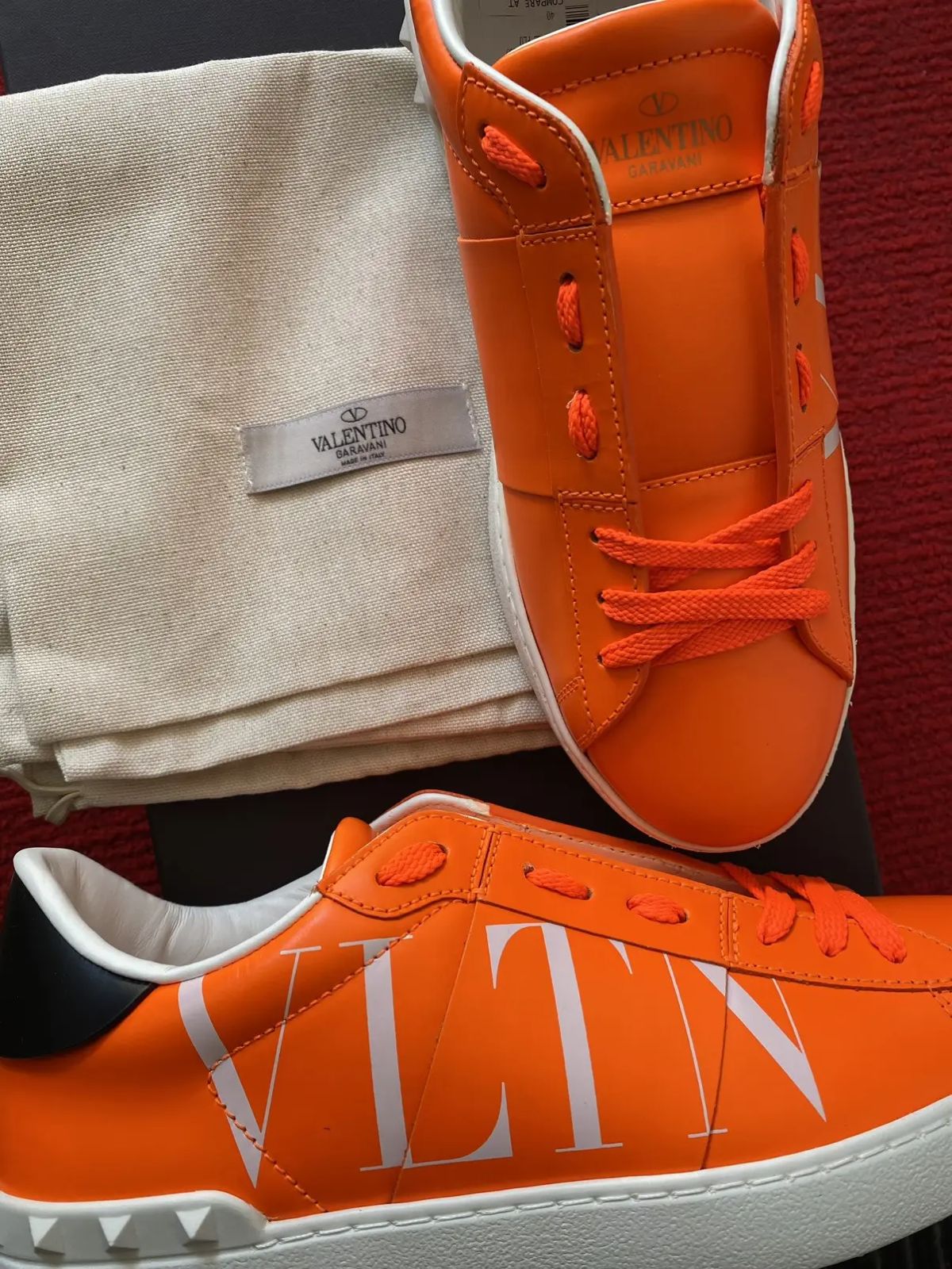 Valentino Garavani VLNT Naranja